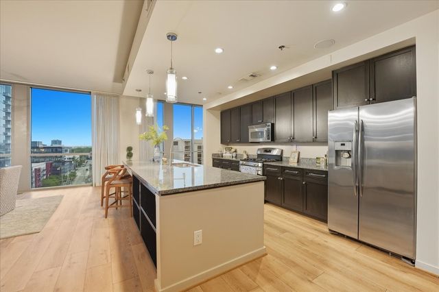 900 20th Ave S Apt 901, Nashville, TN 37212