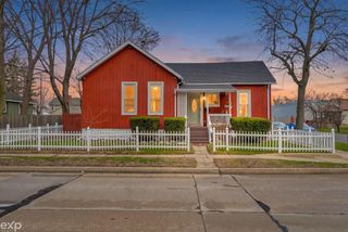 903 Oak Street, Port Huron, MI 48060