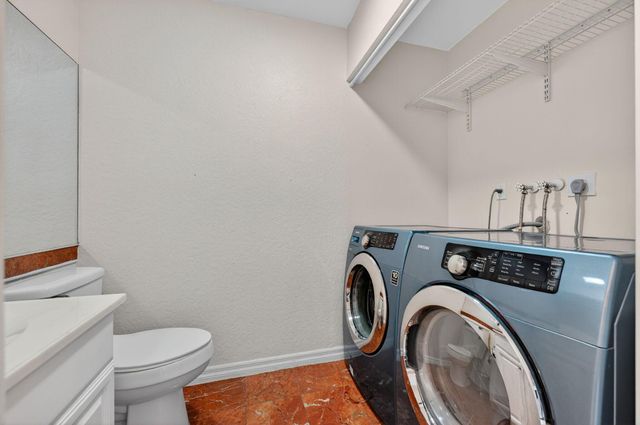 2140 NE 44th Street, Lighthouse Point, FL 33064