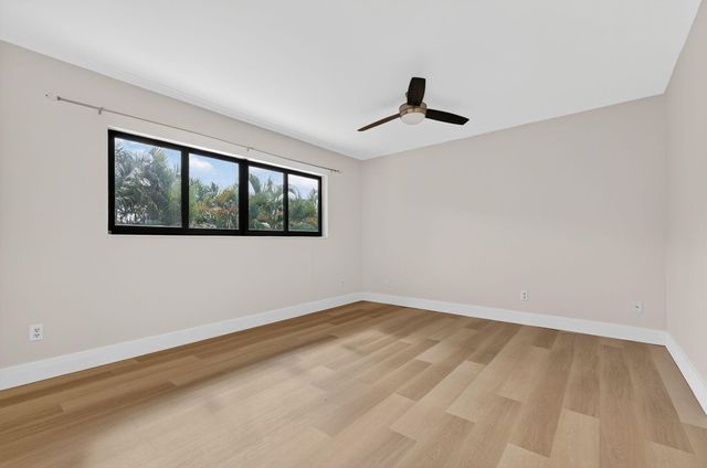 2140 NE 44th Street, Lighthouse Point, FL 33064