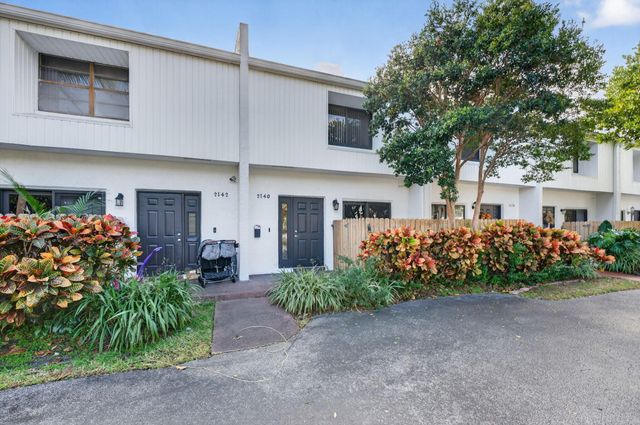 2140 NE 44th Street, Lighthouse Point, FL 33064