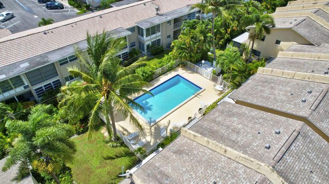 2140 NE 44th Street, Lighthouse Point, FL 33064