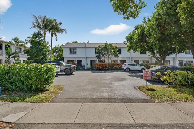 2140 NE 44th Street, Lighthouse Point, FL 33064