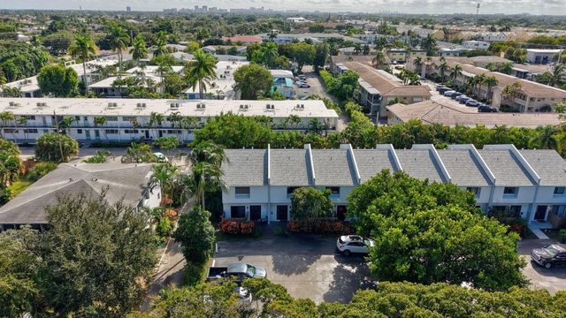 2140 NE 44th Street, Lighthouse Point, FL 33064