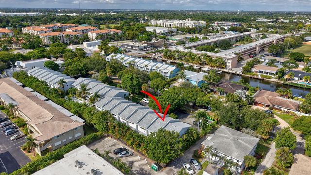 2140 NE 44th Street, Lighthouse Point, FL 33064