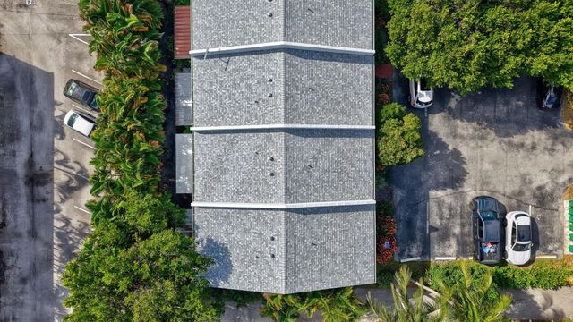 2140 NE 44th Street, Lighthouse Point, FL 33064