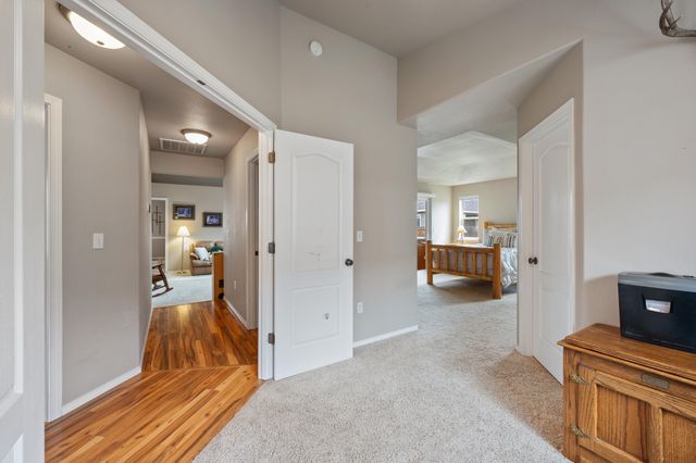2560 NE 5th Street, Redmond, OR 97756