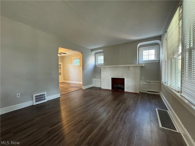 12116 Longmead Avenue, Cleveland, OH 44135