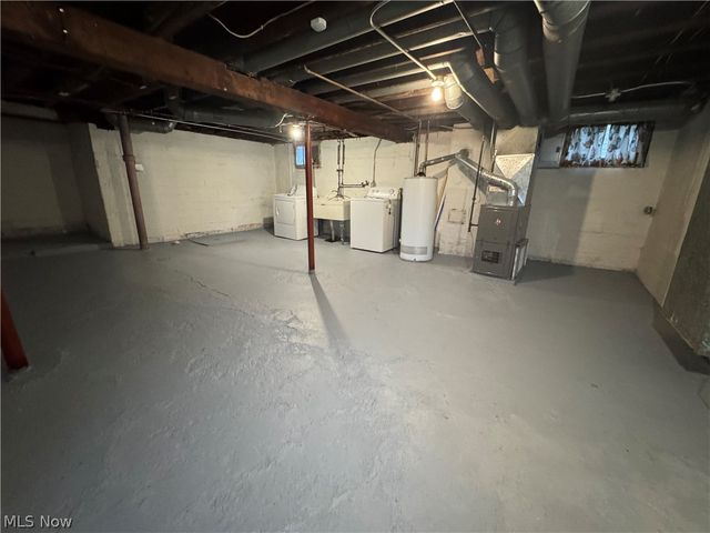 12116 Longmead Avenue, Cleveland, OH 44135