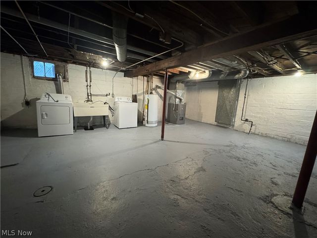 12116 Longmead Avenue, Cleveland, OH 44135