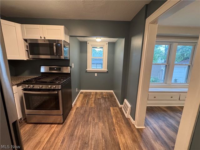 12116 Longmead Avenue, Cleveland, OH 44135