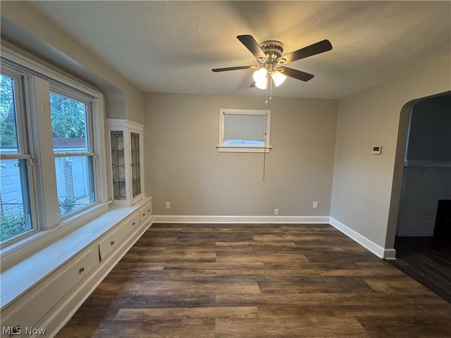 12116 Longmead Avenue, Cleveland, OH 44135