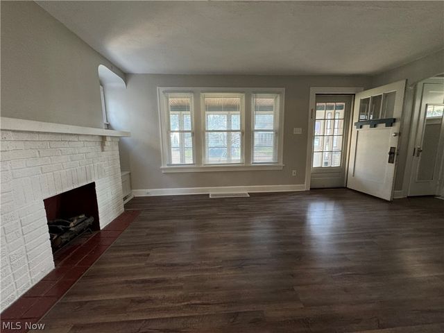 12116 Longmead Avenue, Cleveland, OH 44135