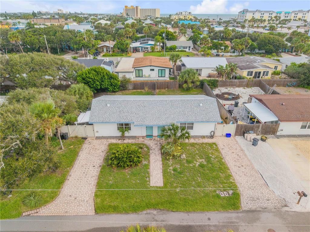Image 2 of property listing at 406 CEDAR AVENUE, New Smyrna Beach, FL 32169