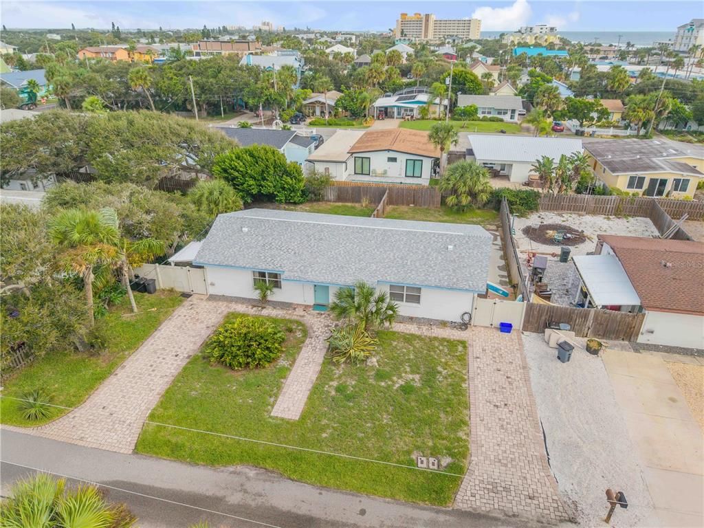 Image 7 of property listing at 406 CEDAR AVENUE, New Smyrna Beach, FL 32169