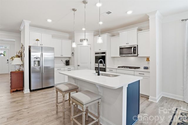 141 Rhuidean Court, Troutman, NC 28166