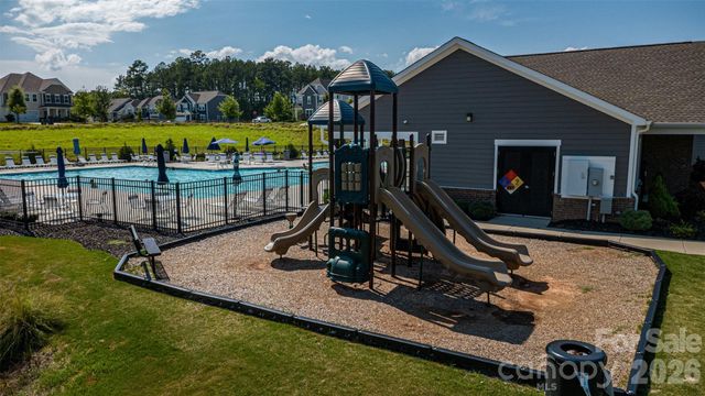 141 Rhuidean Court, Troutman, NC 28166