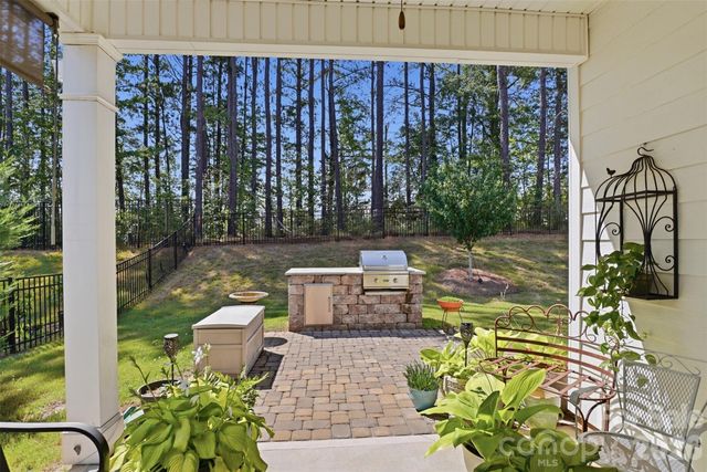 141 Rhuidean Court, Troutman, NC 28166