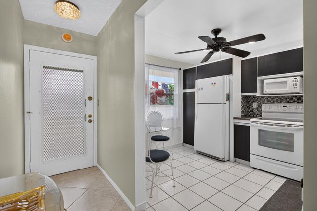 2301 LUCAYA Lane D4, Coconut Creek, FL 33066