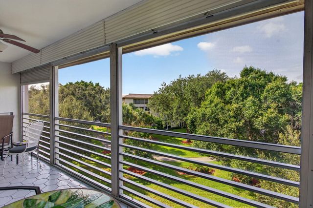 2301 LUCAYA Lane D4, Coconut Creek, FL 33066
