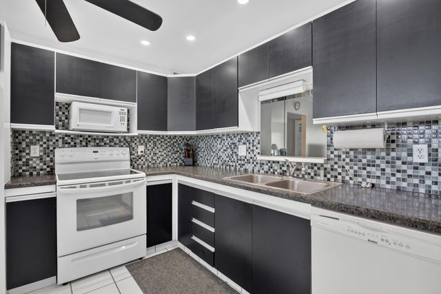 2301 LUCAYA Lane D4, Coconut Creek, FL 33066
