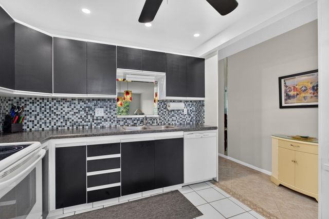 2301 LUCAYA Lane D4, Coconut Creek, FL 33066