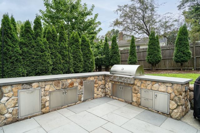 88 Woodbine Circle, Needham, MA 02494