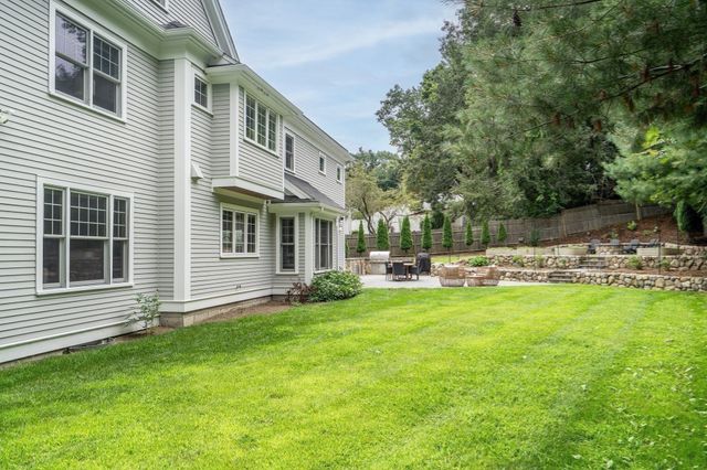 88 Woodbine Circle, Needham, MA 02494