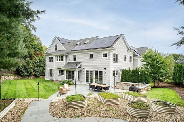 88 Woodbine Circle, Needham, MA 02494