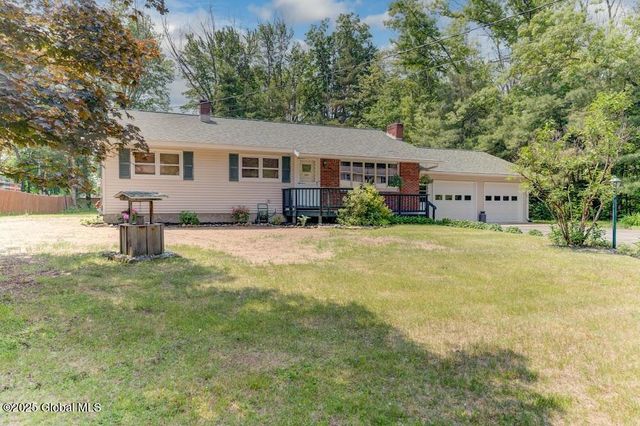 8 Birchtree Lane, Milton, NY 12020