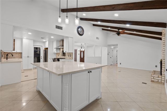 9814 Sageroyal Lane, Houston, TX 77089