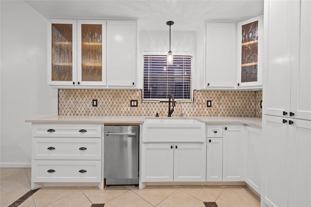 9814 Sageroyal Lane, Houston, TX 77089