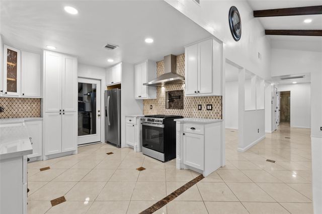 9814 Sageroyal Lane, Houston, TX 77089