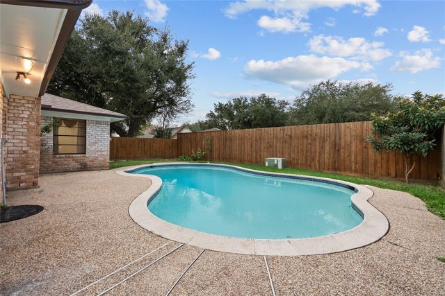9814 Sageroyal Lane, Houston, TX 77089