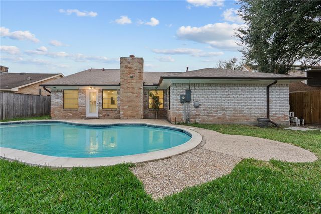 9814 Sageroyal Lane, Houston, TX 77089