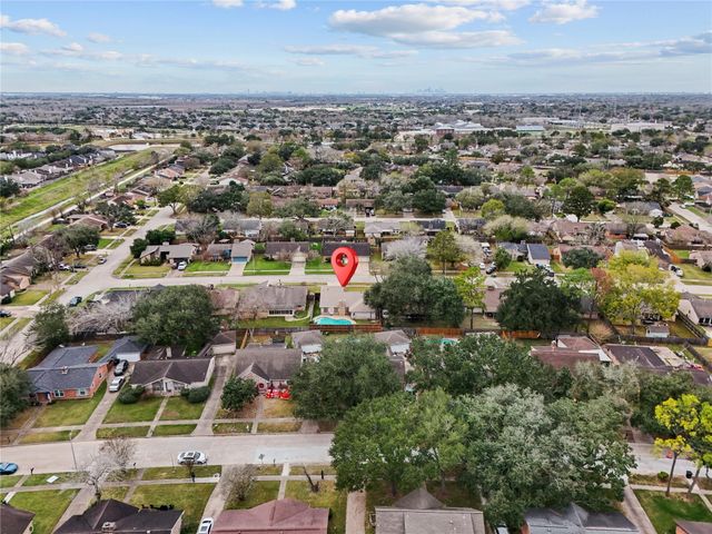 9814 Sageroyal Lane, Houston, TX 77089