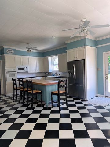 620 E 7Th St, El Dorado, AR 71730