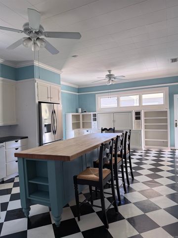 620 E 7Th St, El Dorado, AR 71730