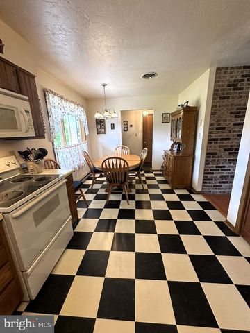 447 HUNTERSTOWN HAMPTON RD, Gettysburg, PA 17325