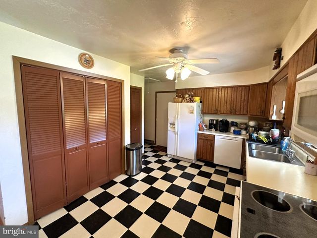 447 HUNTERSTOWN HAMPTON RD, Gettysburg, PA 17325