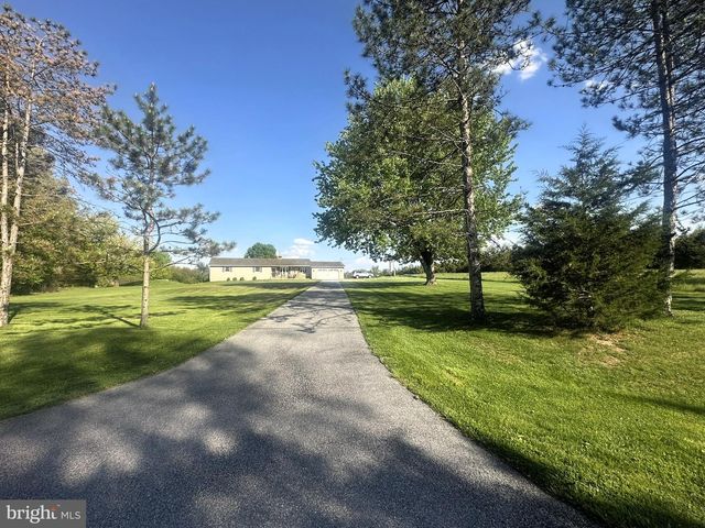447 HUNTERSTOWN HAMPTON RD, Gettysburg, PA 17325