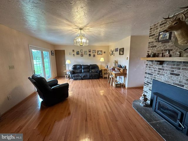 447 HUNTERSTOWN HAMPTON RD, Gettysburg, PA 17325