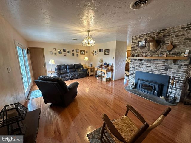 447 HUNTERSTOWN HAMPTON RD, Gettysburg, PA 17325