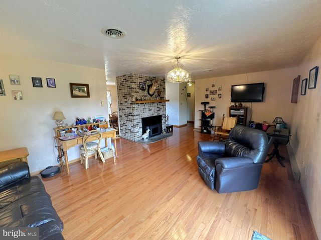 447 HUNTERSTOWN HAMPTON RD, Gettysburg, PA 17325