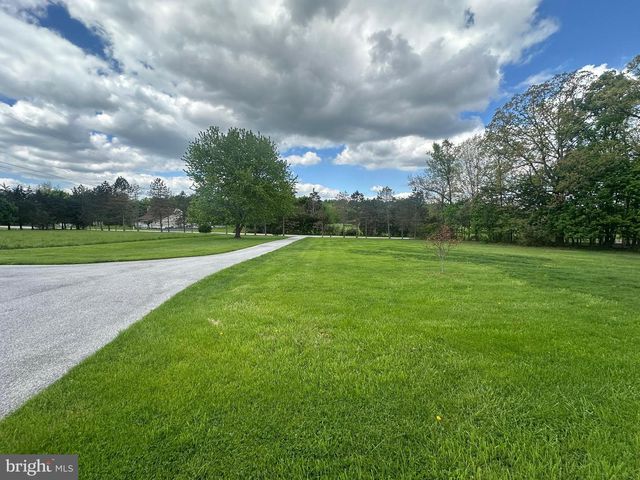 447 HUNTERSTOWN HAMPTON RD, Gettysburg, PA 17325