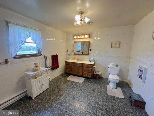 447 HUNTERSTOWN HAMPTON RD, Gettysburg, PA 17325