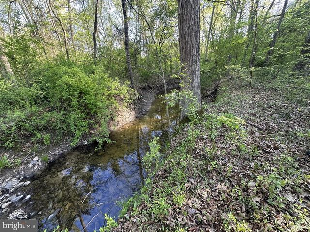 447 HUNTERSTOWN HAMPTON RD, Gettysburg, PA 17325