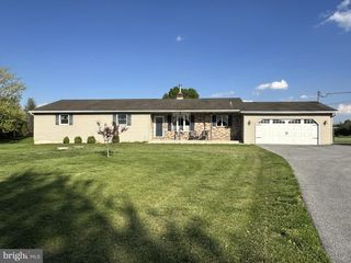 447 HUNTERSTOWN HAMPTON RD, Gettysburg, PA 17325