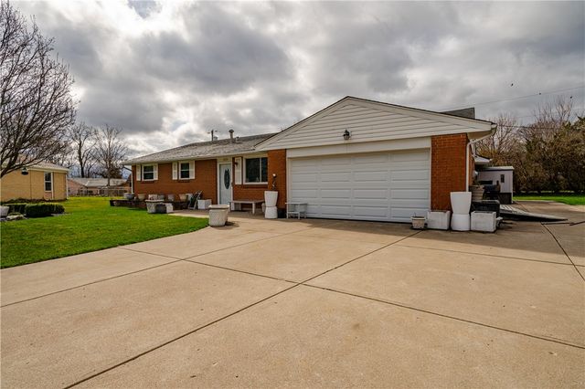 1033 Burchcliff Circle, West Carrollton, OH 45449