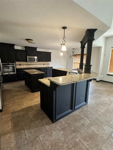 1804 SW Driftwood Dr, Lawton, OK 73505